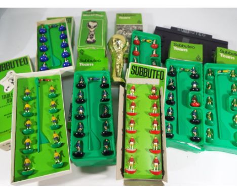 Subbuteo - a collection of vintage Subbuteo teams to include 'OO' scale teams to include reference 31, reference 320, referen