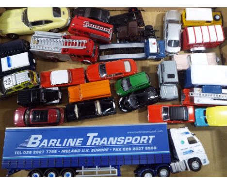 Oxford Diecast - approx twenty five diecast model motor vehicles by Oxford diecast in varying scales, all models are unboxed 