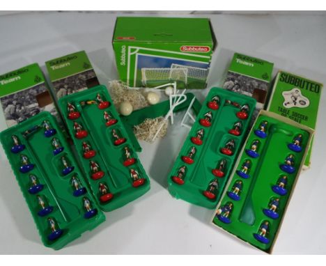 Subbuteo - a quantity of vintage Subbuteo 'OO' teams to include refernce 42, reference 200, reference 232, reference 3, also 