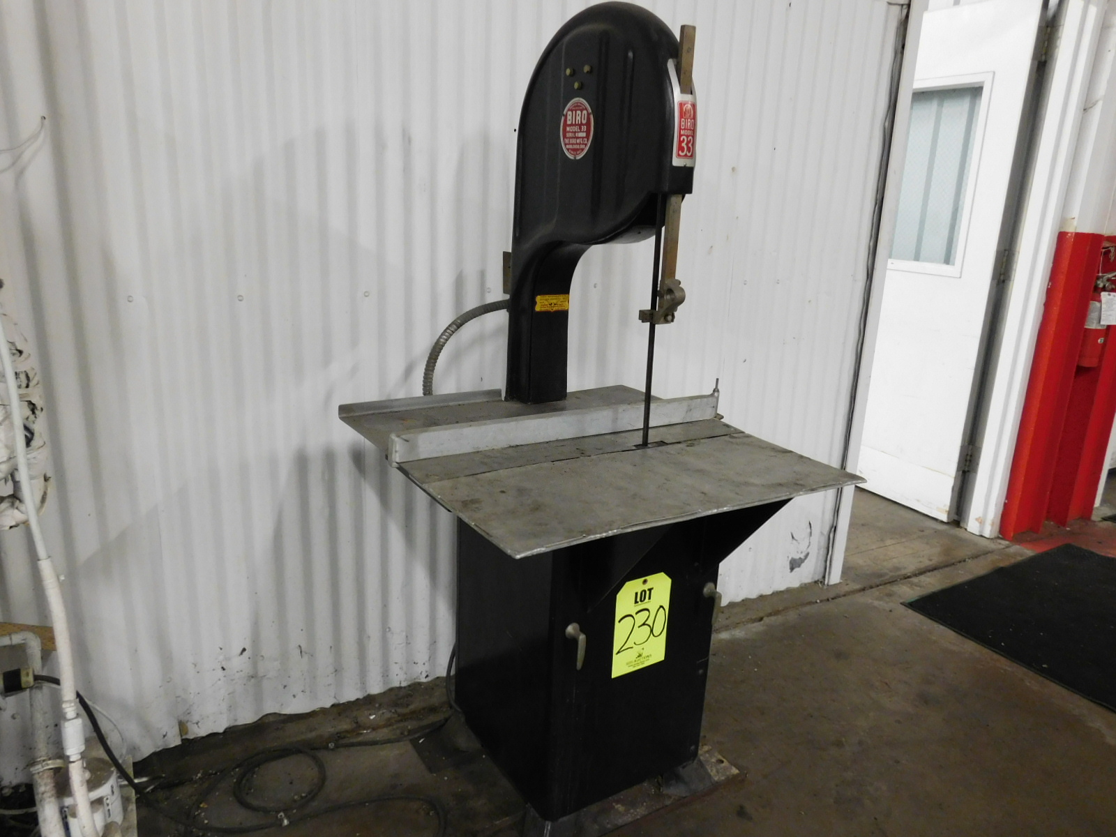 BIRO MODEL 33 BAND SAW, BLADE SIZE: 116