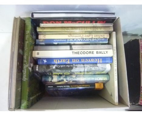 Art Reference & Photography.  A carton of mainly illus. quarto vols.