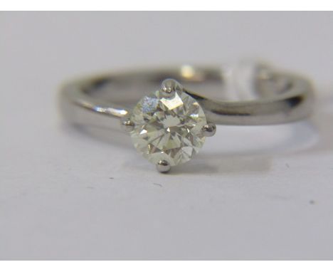 PLATINUM DIAMOND SOLITAIRE RING, diamond approx 0.66 carat, brilliant cut stone, heavy platinum setting 