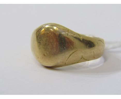 18ct YELLOW GOLD SIGNET RING, size P, 9.3 grams 