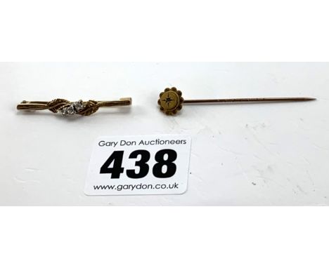 9k gold bar brooch with white stones 1.5" long and 9k gold stick pin 2" long, total w: 2.7 gms