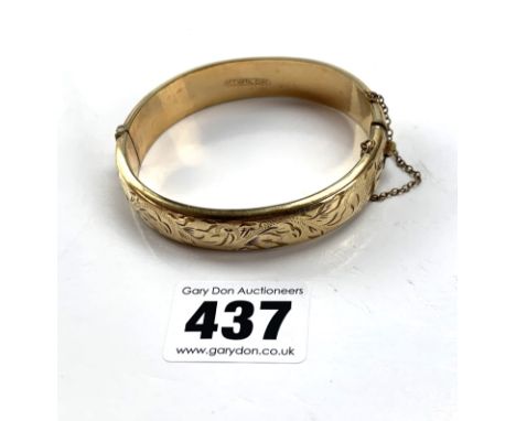 9k gold metal core bangle, w: 17.6 gms