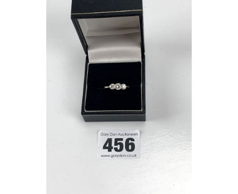 18k gold ring with 3 diamonds, size K, w: 2.9 gms. 1/2 ct in total. SI 1 G/H