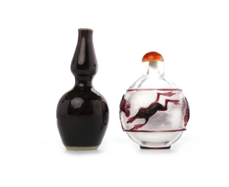 TWO 20TH CENTURY CHINESE SNUFF BOTTLESsee mctears.co.uk for details 