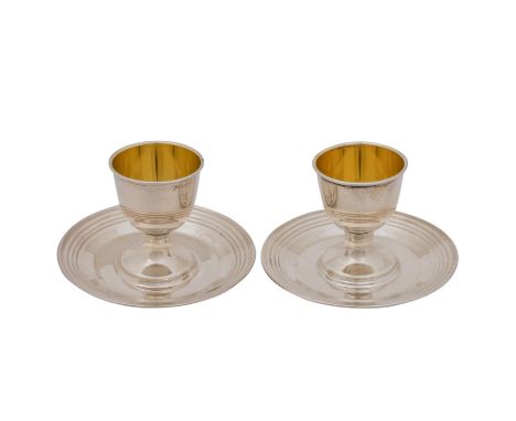 Paar Eierbecher, 2 tlg. Set, 925, 20. Jh. je runder Stand, geriffelter Rand, Innenvergoldung, H. ca. 6 cm, Marken: 925, Gesam