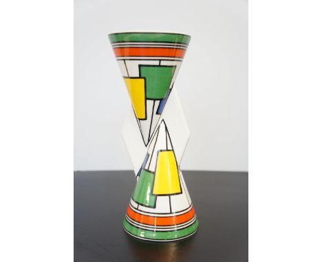 Wedgwood Clarice Cliff yo-yo vase 
