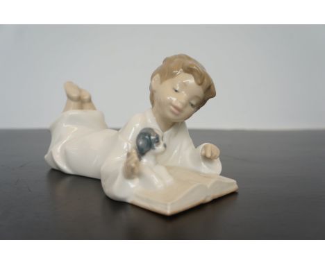 Nao figure 1285 Boy reading with puppy