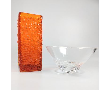 A Whitefriars tangerine bark glass vase 19.5cm and a Steuben glass bowl with original box 18cm diameter. (2) 