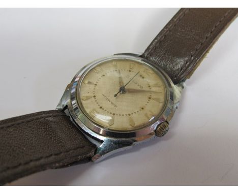 BULOVA: a steel cased gent's manual wind wristwatch with Arabic engine turned dial and centre seconds, case diameter 33mm