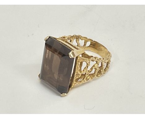 9ct Smokey quartz 1970â€™s style ring