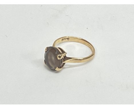 9ct Smokey quartz ring. Approx O ring size