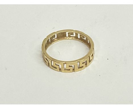 14k Greek key design ring. Approx ring size P