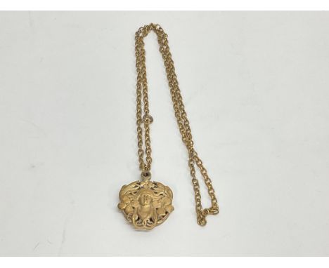 Art nouveau locket/pendant