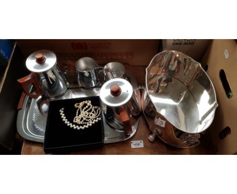 A silver plated planter and a small collection of plated ware by Arthur Price 