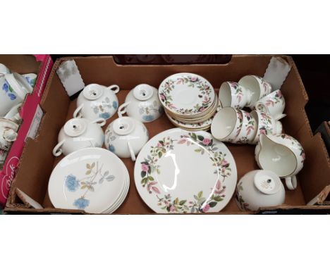 Wedgwood Hathaway Rose tea wares, 20 pieces including milk jug, sugar basin, cups &amp; saucers etc.  Together with 4 Wedgwoo
