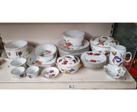 Royal Worcester Evesham - 29 pieces including 8 dinner plates, large casserole dish, jug and other oven to table items etc.