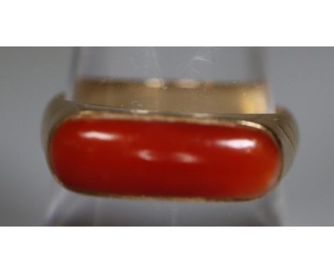 14ct gold ans coral ring.  Ring size R.  Appro weight 3.6 grams.(B.P. 21% + VAT) 