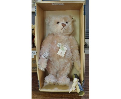 Steiff 'Teddy Rose' 1927 replica bear in original box with COA. (B.P. 21% + VAT) No obvious damage 