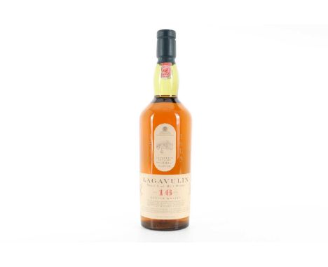 LAGAVULIN 16 YEAR OLD WHITE HORSE 75CL ISLAY SINGLE MALT  43% ABV / 75cl  The Islay distillery of Lagavulin first gained noto