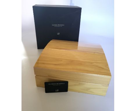 Alfred Dunhill lacquered jewellery box with removeable tray,two compartments for watches and a slot for rings in presentation