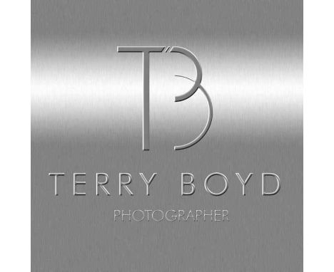 TERRY BOYD FAMILY PORTRAIT/PORTFOLIO 

Professional Portrait/Portfolio Session Voucher. 12 edited printed 7x5 prints and all 