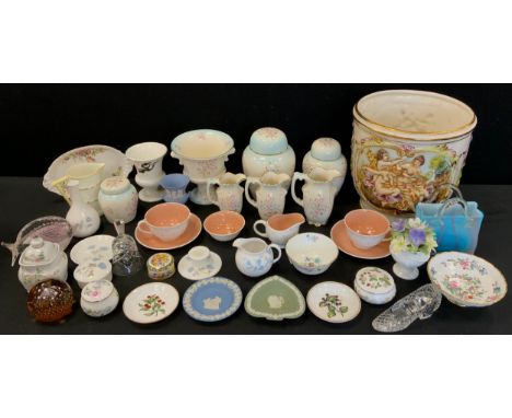 Wedgwood ‘Wild Strawberry’ trinket box and other Wedgwood jasperware, Aynsley ‘Wild Tudor’ trinket pots, Caithness paperweigh