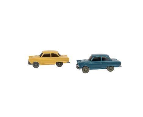 WIKING zwei Fiat 1800, 1962-68, zwei verglaste PKW mit hellbeige (?) und azurblauer Karosserie, Bodenprägung je "WM", GK 2003