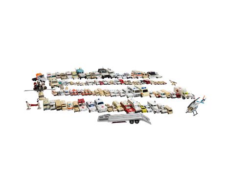 MATCHBOX/WIKING/HERPA u.v.a. Konvolut von ca. 100 Rettungsdienst-Modellfahrzeugen im Maßstab 1:87 bis 1:25, verschiedene Hers