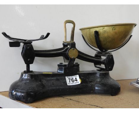 Avery Scales 