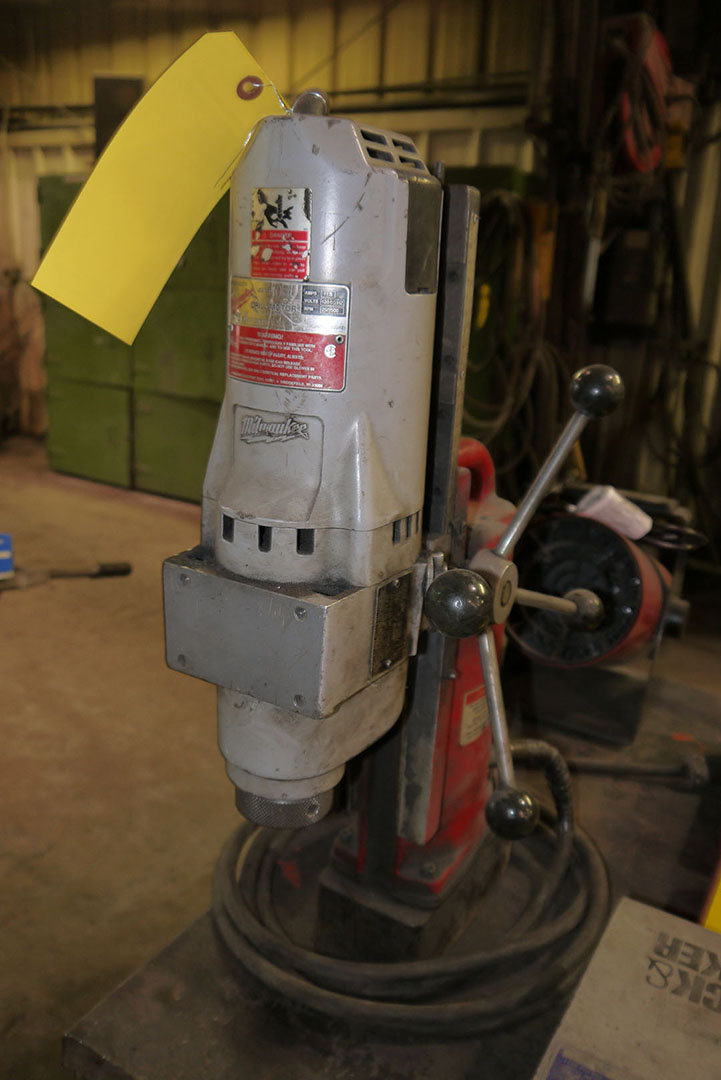 MILWAUKEE 1 1/4'' DRILL, 250/500 RPM, CAT 42971