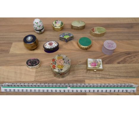 12 VARIOUS TRINKET BOXES 