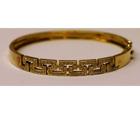 18CT YELLOW GOLD VERSACE STYLE DIAMOND SET BANGLE, ROUND BRILLIANT CUT DIAMONDS CLAW SET. APPROX SIZE 7.5''