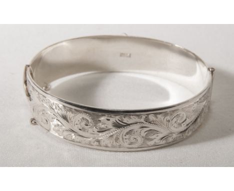 SILVER BANGLE. WEIGHT 46G