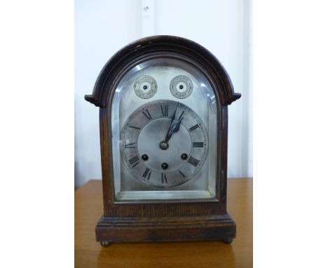 An early 20th Century Gustav Becker oak bracket clock 