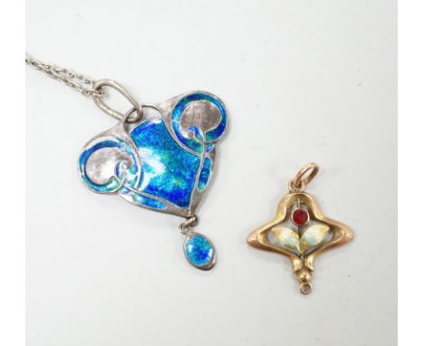 A small 375 yellow metal, enamel and gem set pendant, overall 24mm, gross weight 1 gram and an Art Nouveau 950 white metal an