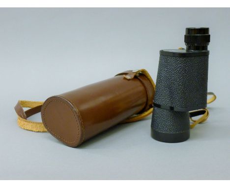 A cased Carl Zeiss monocular. The case 19.5 cm long.