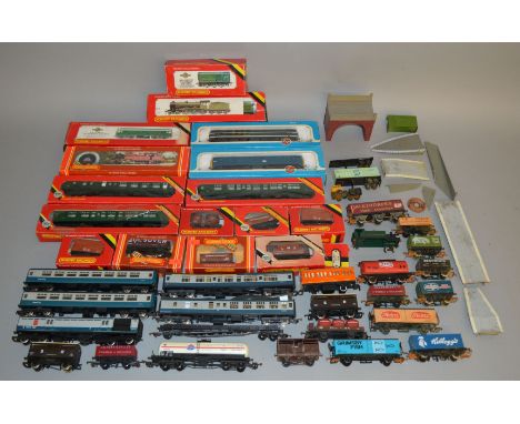 OO Gauge. A good selection of model railway locomotives coaches and rolling stock by Hornby, Airfix etc. including six boxed 