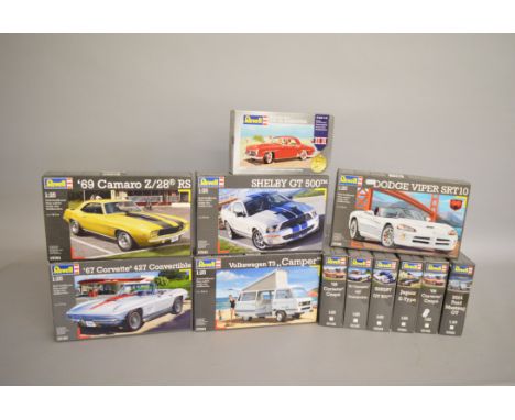 Twelve Revell plastic model kits, all 1:25 scale vehicles, including Corvette and Shelby. Boxed, ex-shop stock.