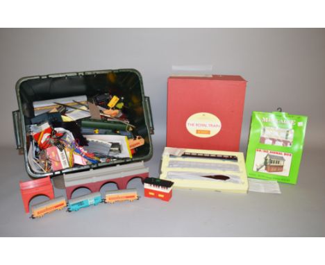 HO/OO Gauge. A quantity of unboxed Rolling Stock by Hornby, Lima and others together with mainly unboxed parts and accessorie