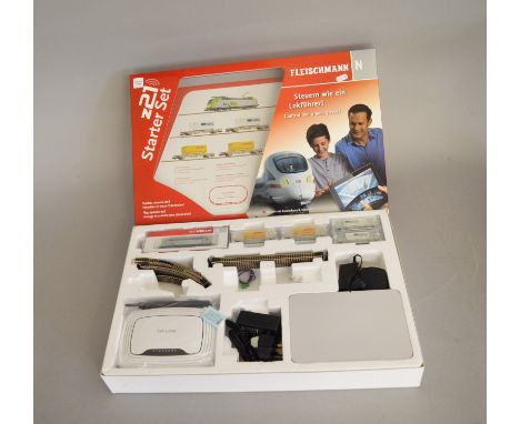 N Gauge. Fleischmann 931581 Z21 Starter Set, comprising: digital electric Class 485 locomotive; four container wagons; track;