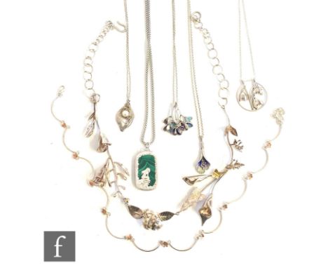Five modern silver pendants to include enamel decorated examples with two silver collarettes (7). 