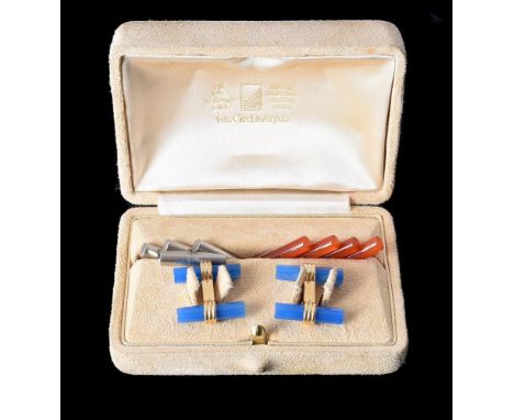 VAN CLEEF & ARPELS, A PAIR OF GOLD AND HARDSTONE CUFFLINKSthe 18 carat gold connectors stamped VCA OR 750 and numbered B91071