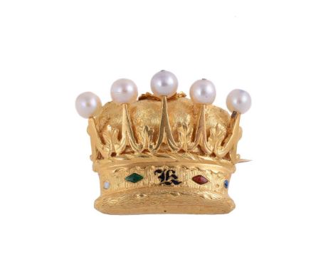 A VICTORIAN CENTURY EARLS CORONET BROOCH CIRCA 1880the textured coronet with pearl mounted points with strawberry leaves betw