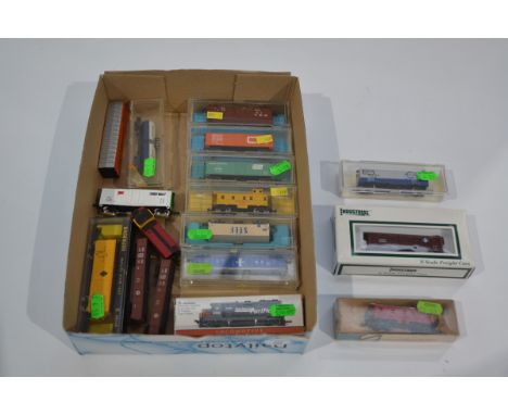 American N Gauge Diesel Locomotive and Freight Stock, a boxed Southern Pacific 9725 locomotive of Chinese manufacture and var
