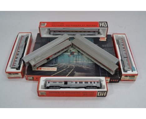 Jouef HO Gauge Trans Europ Express Train Set and Coaches, a boxed P756 set includes CC40101 high speed twin pantograph locomo