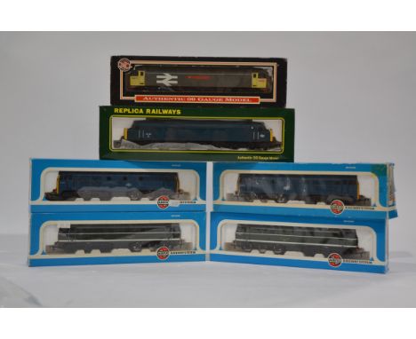 Diesel OO Gauge Locomotives,  Six boxed examples, including Airfix 31/4 class in BR blue livery 54100-6 (2) and 31/1 Class  i