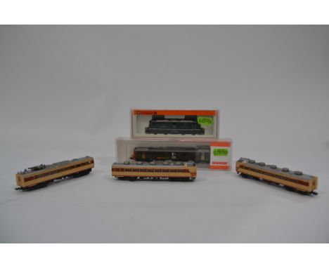 Continental N Gauge Electric Locomotives by Arnold and Lima, two cased examples by Arnold 2417 Re 11156 of the SBB in green l